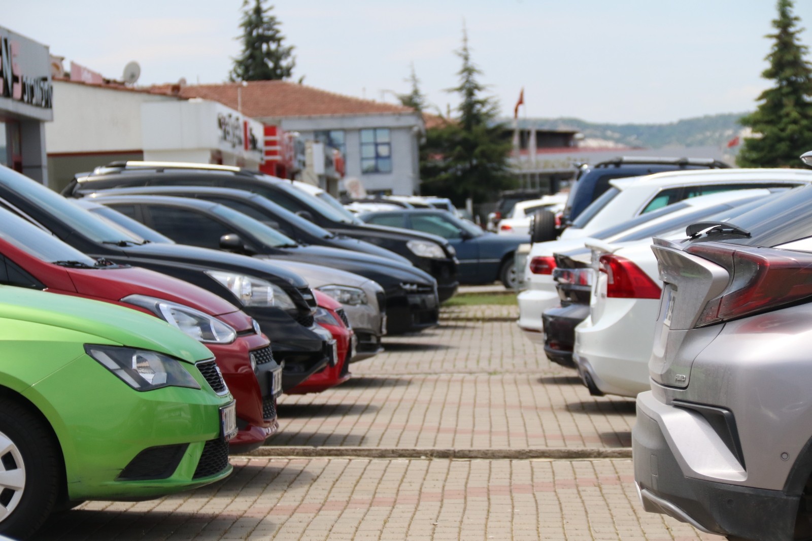 (ÖZEL) Fiyatlar düştü, havalar da ısınınca ikinci el hareketlendi