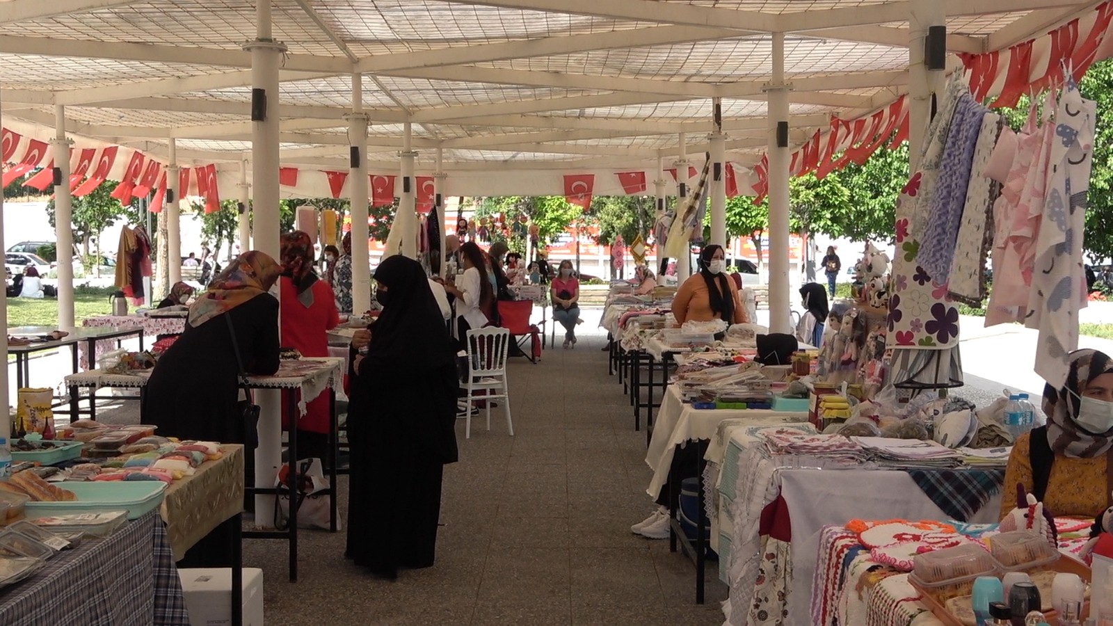 ’Hanımeli Pazarı’ kadınlara gelir kapısı oldu