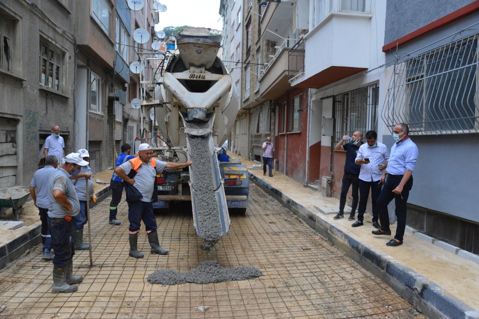 Balıkpazarı yolları yenileniyor