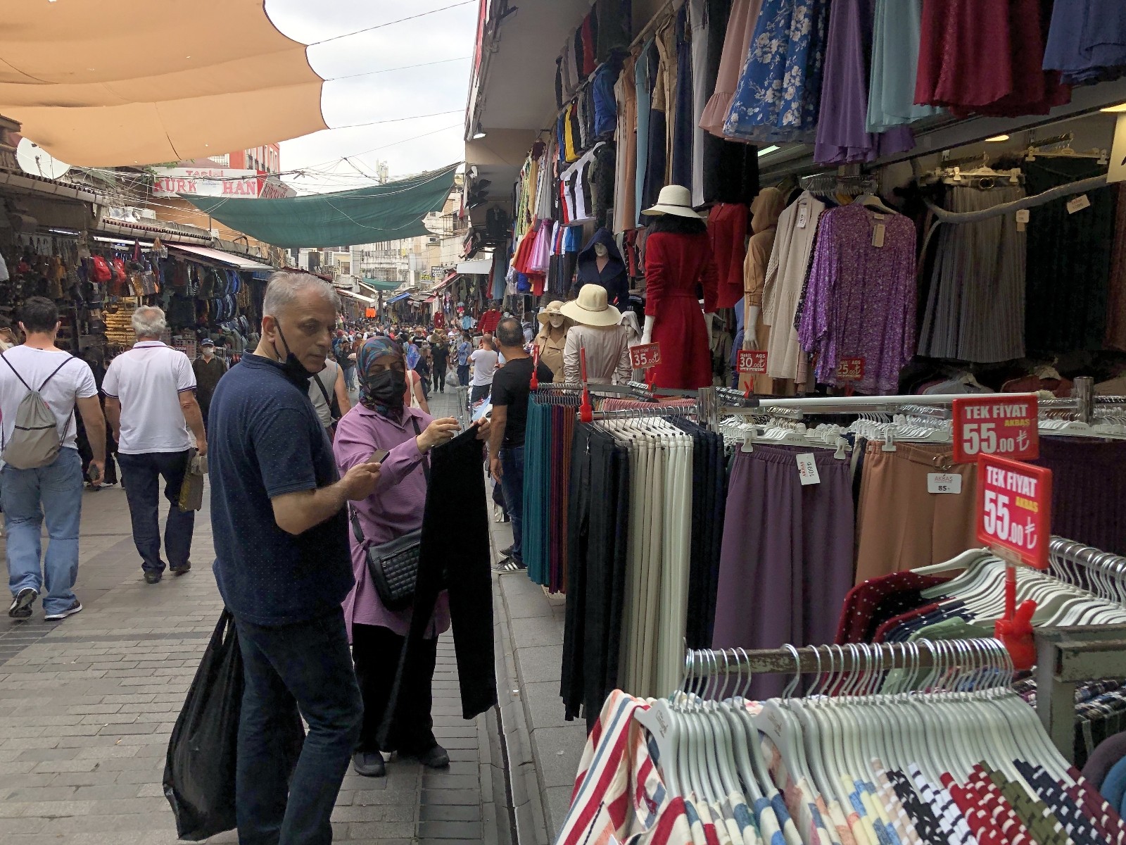 Mahmutpaşa esnafı bayram öncesi eski yoğunluğunu arıyor