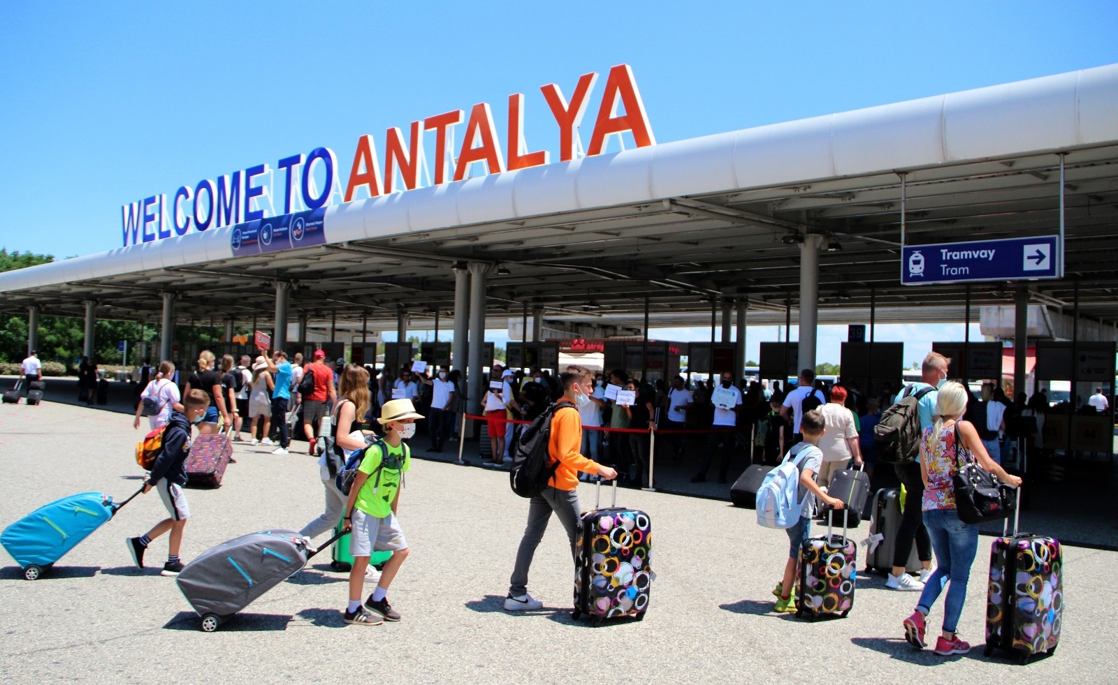 (Özel) Antalya Havalimanı’nda tarihi yoğunluk