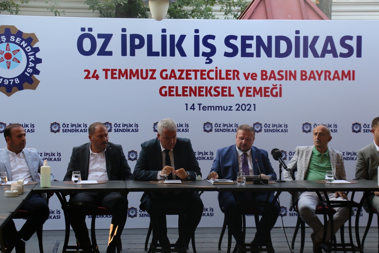 Öz İplik İş Sendikası Genel Başkanı Ay: "Her şeyin başı üretimdir, üretimi de emekçiler yapar"